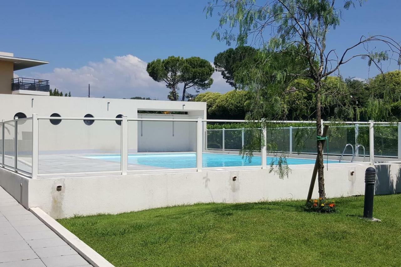 F1 de 36m2 avec terrasse et parking privatif. Leilighet La Roquette-sur-Siagne Eksteriør bilde